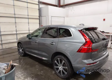 2018 Volvo Xc60 Hybrid T8 Inscription z USA, uszkodzony, nr VIN YV4BR0DL2J1075150